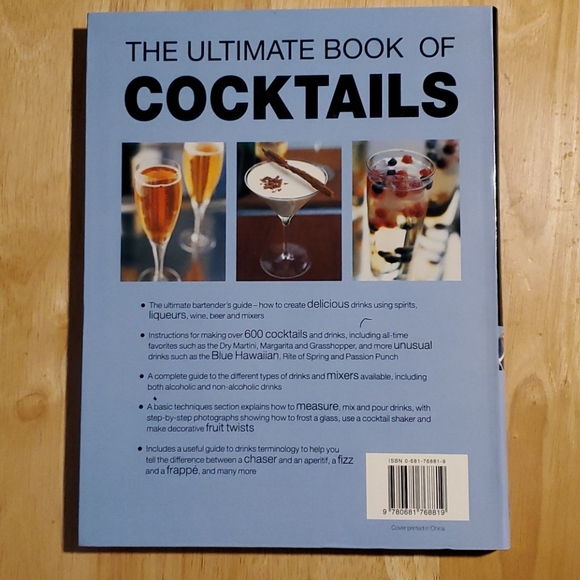 Ultimate Book of Cocktails softcover book - Picture 3 of 8